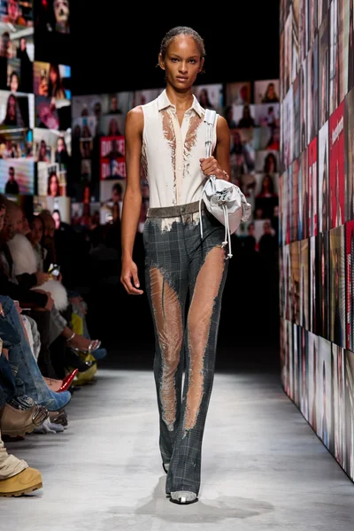 Look 8